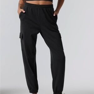 VUORI BOYFRIEND CARGO JOGGER — SIZE M